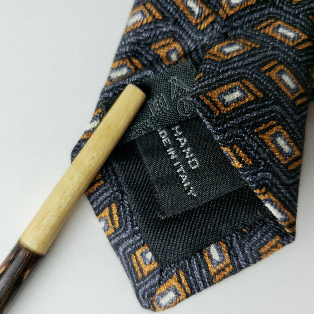 Barneys New York Italian Necktie Silk Geometric Gray Brown On Charcoal NEW - Picture 7 of 9